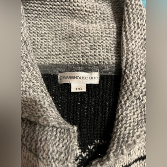 Cozy Grey Wool Zipper Patterned Sweater Medium - Picture 3 of 5